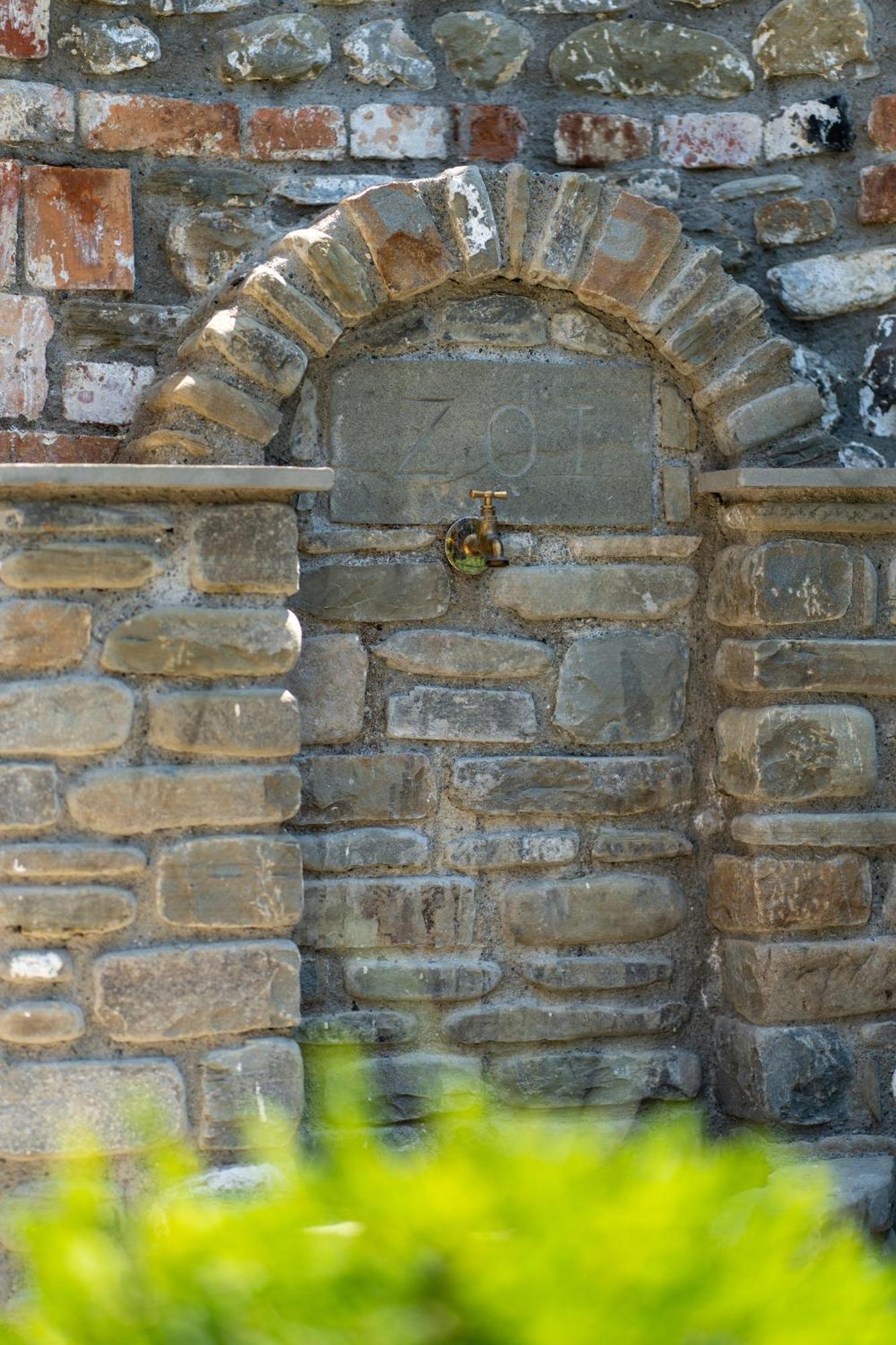 Villa Zoi A Stay To Remember I Located Inside The Castle Of Elbasan, On A Historic Roman Road Via Egnatia I Homemade Breakfast Exterior foto